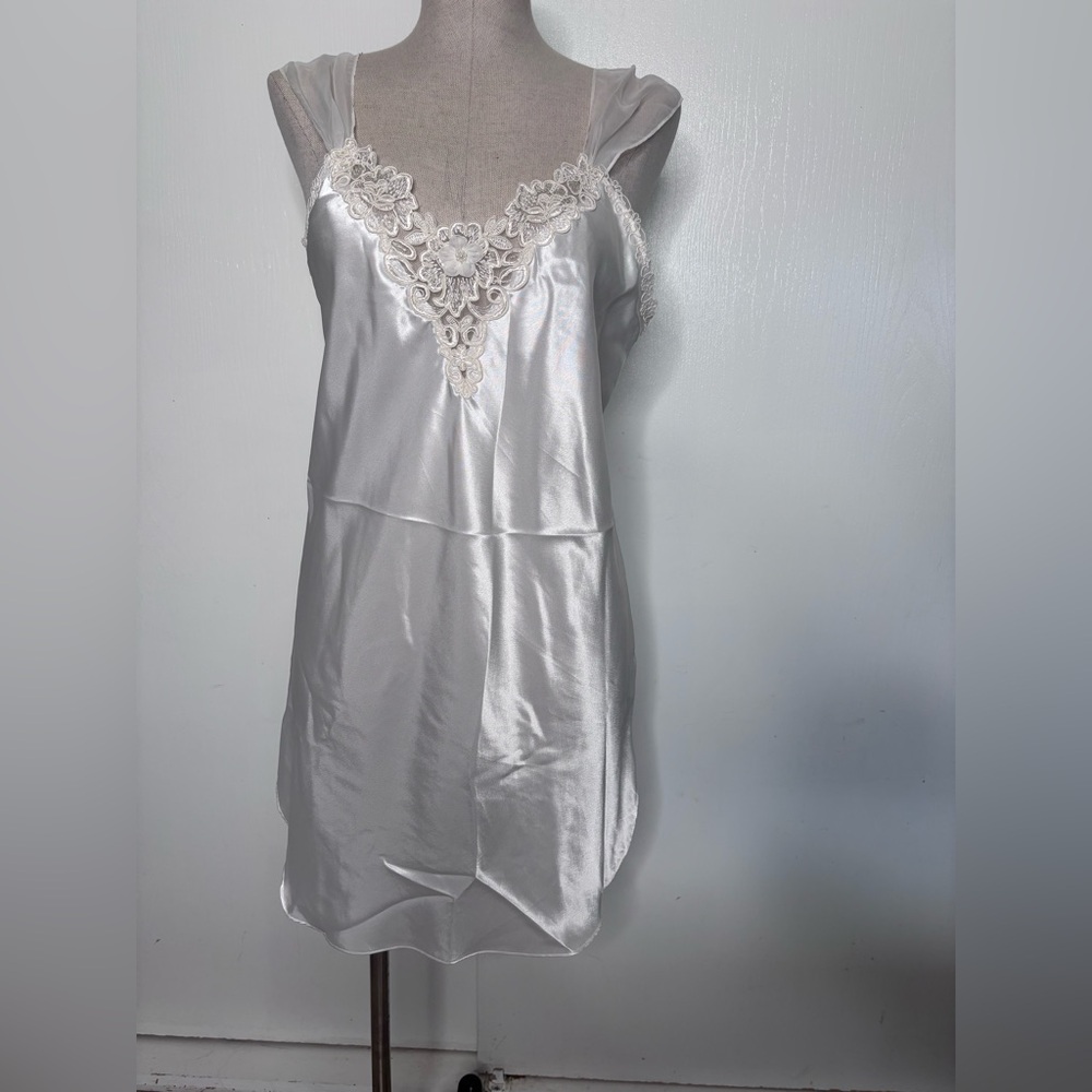 Vintage Dentelle White Satin Lace Nightgown Size M Coquette Bridal Slip